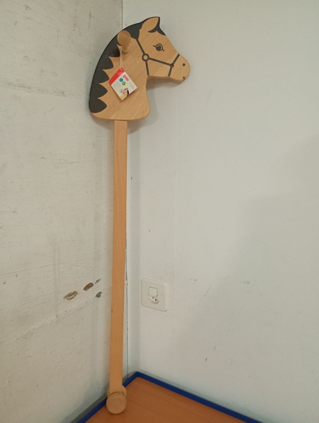 Giocattoli: Steckenpferd Holz Goki – Nuovo e nell'imballaggio originale da Winterthur venduto da pjuma01