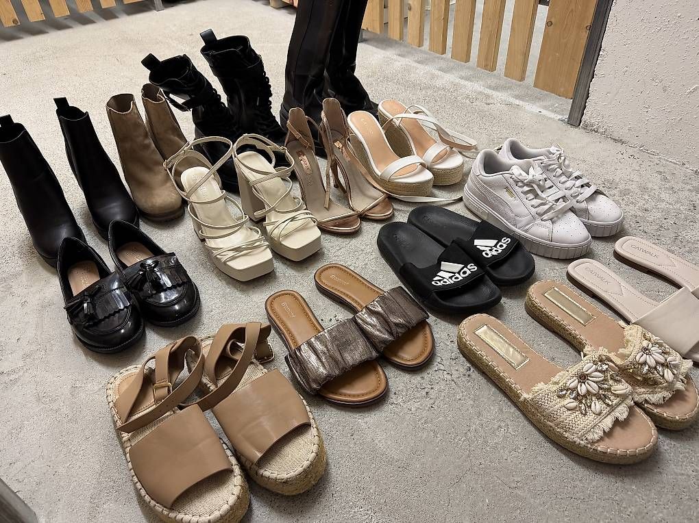 Scarpe da donna: Damenschuhe Gr. 36 | 11 Paar – Usato da Uster venduto da cynale 1