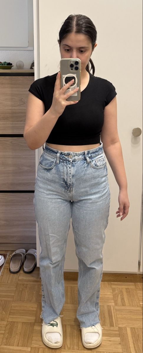 Zara Jeans: Jean taille haute – D'occasion à Le Grand-Saconnex par annaharutyun