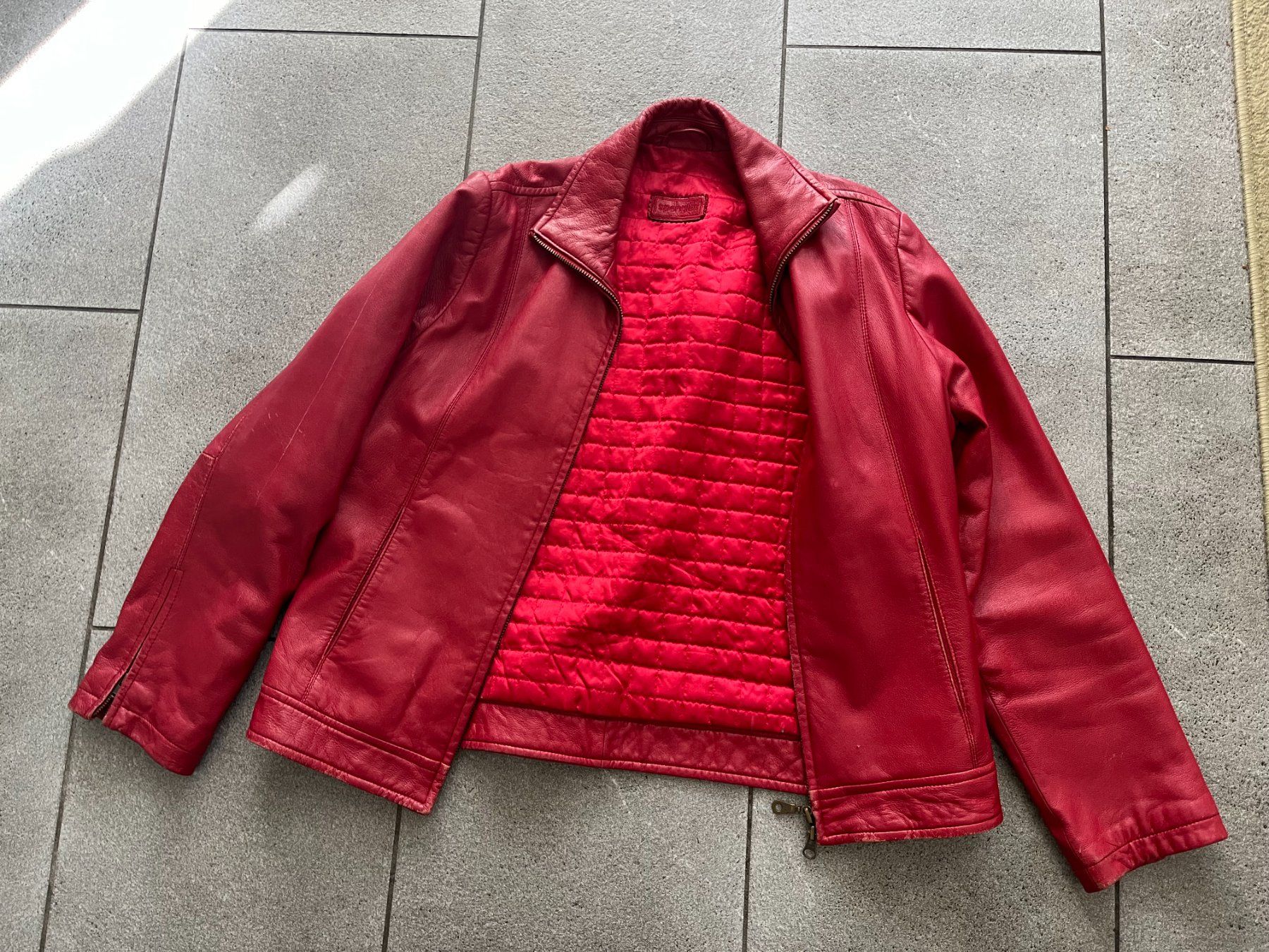 Vestes: Rote Lederjacke – D'occasion à Solothurn par Floefi