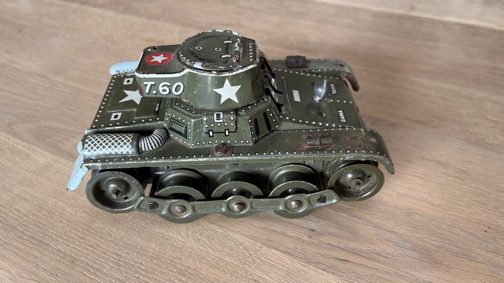 Antiker Gama T.60 Panzer defekt  3
