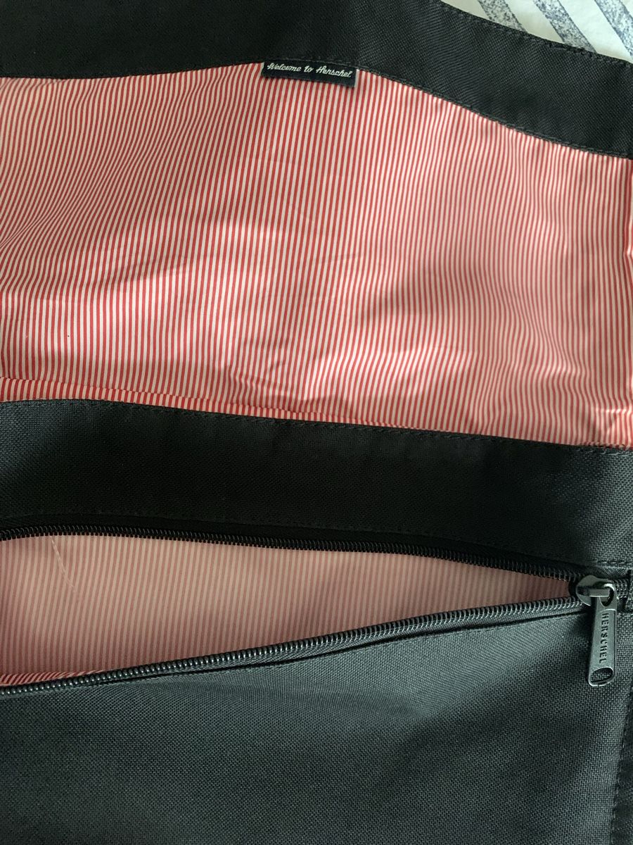 Herschel Zaini: Black Herschel Backpack – Usato da Zug venduto da digalvao 5