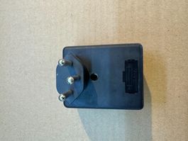 Adaptateur prise 3 broches vers prise Euro 10 Amp état neuf