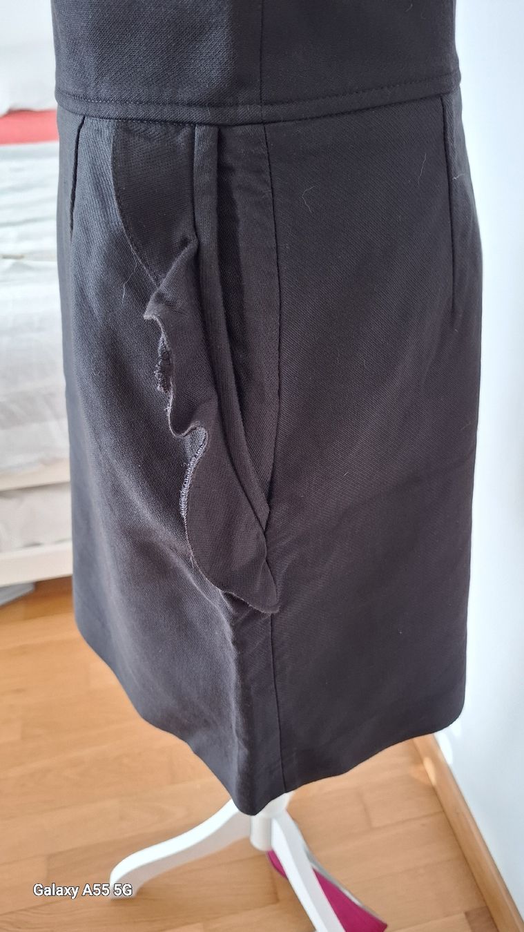 Sandro Gonne: Jupe noire Sandro Paris, taille 36, chic et stylée – Usato da Payerne venduto da wardi11 1