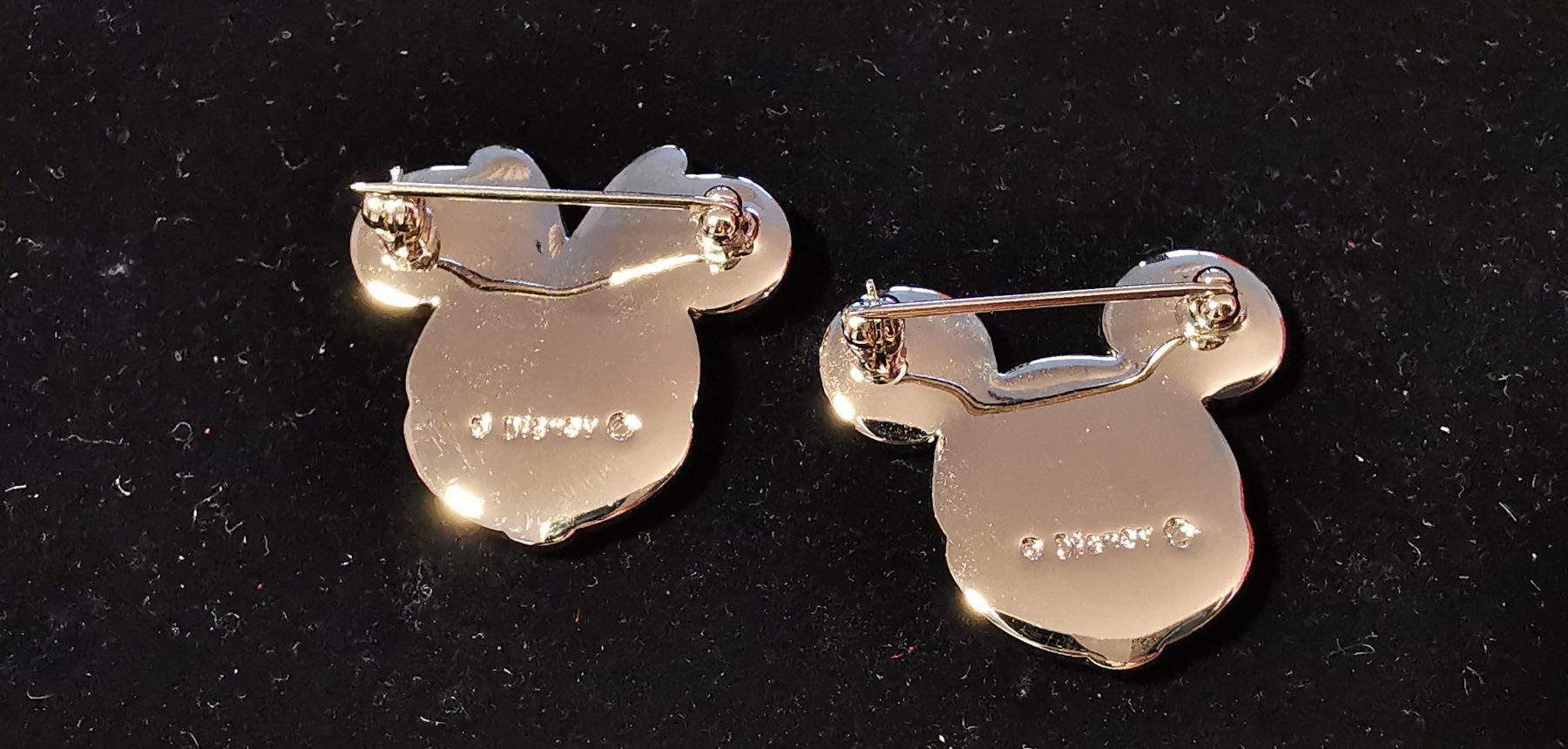 Swarovski Spille & Fermagli: 2 Swarovski Disney Broschen Daisy & Mickey – Nuovo (secondo la descrizione) da Zürich venduto da Efriede 1