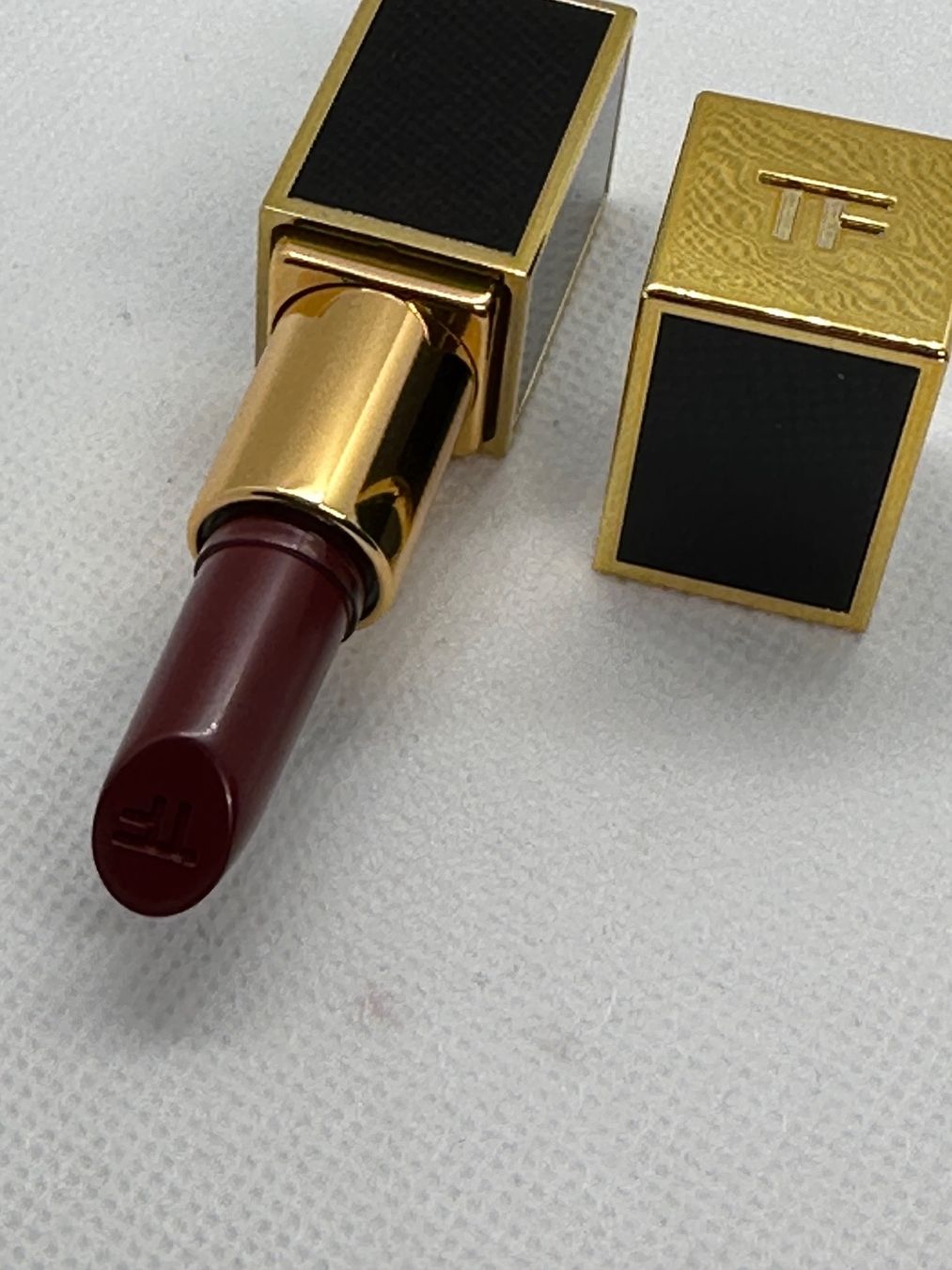 Tom Ford Make-up: Tom Ford rouge à lèvres 2 g – Nuovo (secondo la descrizione) da Pully venduto da Natala