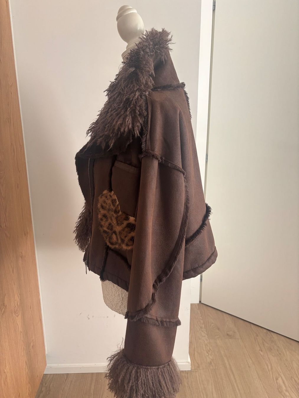 Vestes: Wunderschöne Jacke Fellimitat TU – Neuf (Voir description) à Zürich par McQeen 6