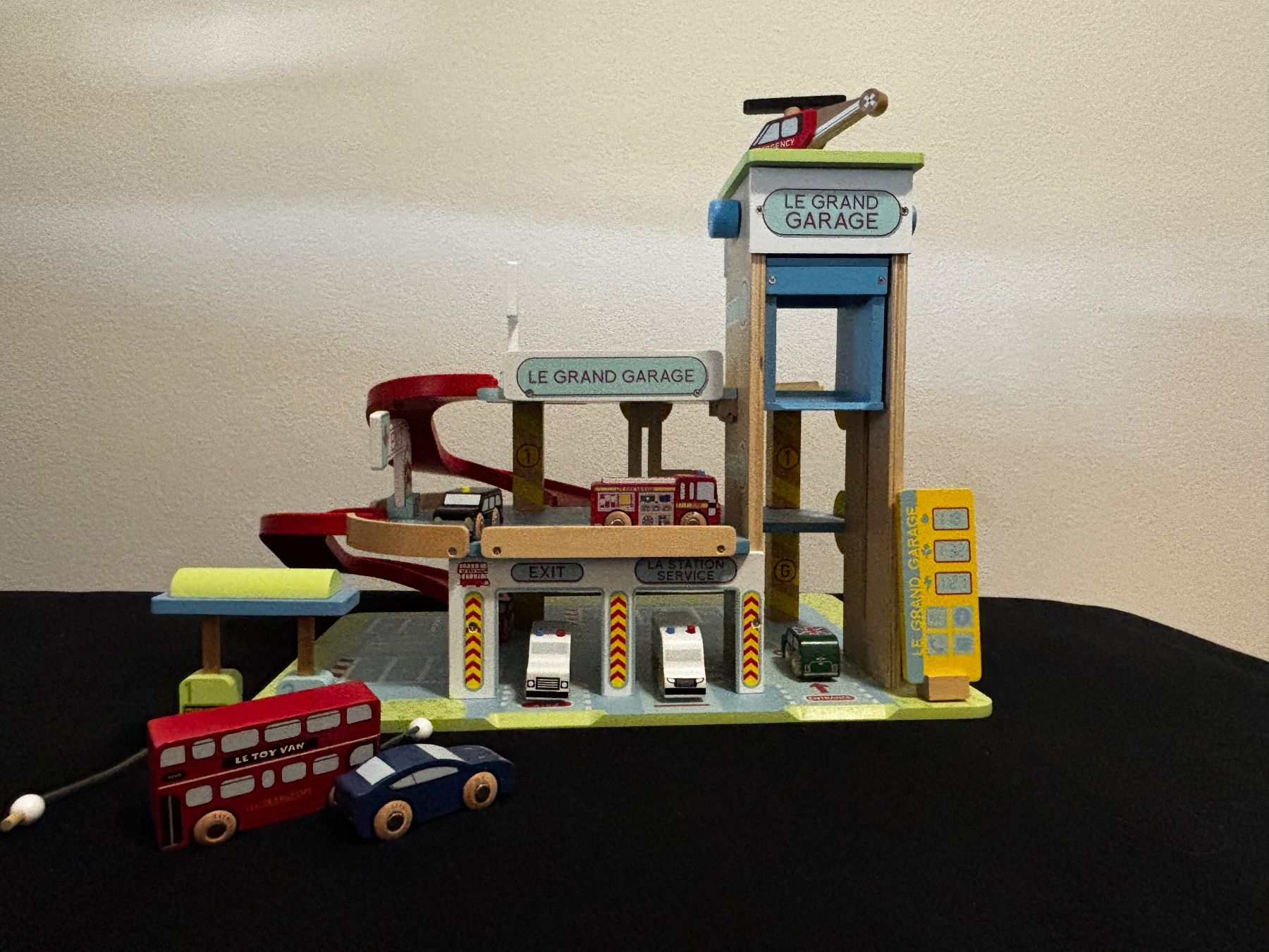 Giocattoli: Le Toy Van Garage – Usato da Schlieren venduto da nmc01 5