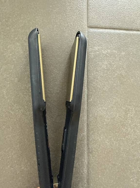 Lockenstäbe & Haarglätter: GHD breites Glätteisen Max Styler – Gebraucht aus Schindellegi von wae_fhj7 2