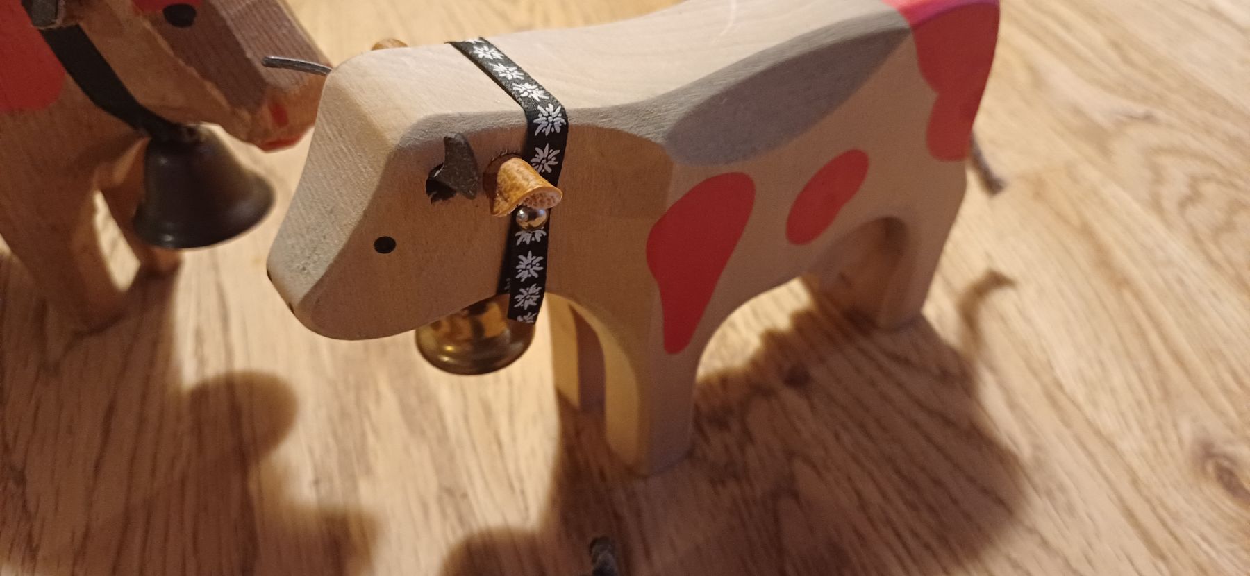 Articoli in legno: 4 Holzkühe – Usato da Flawil venduto da Naphtali 1