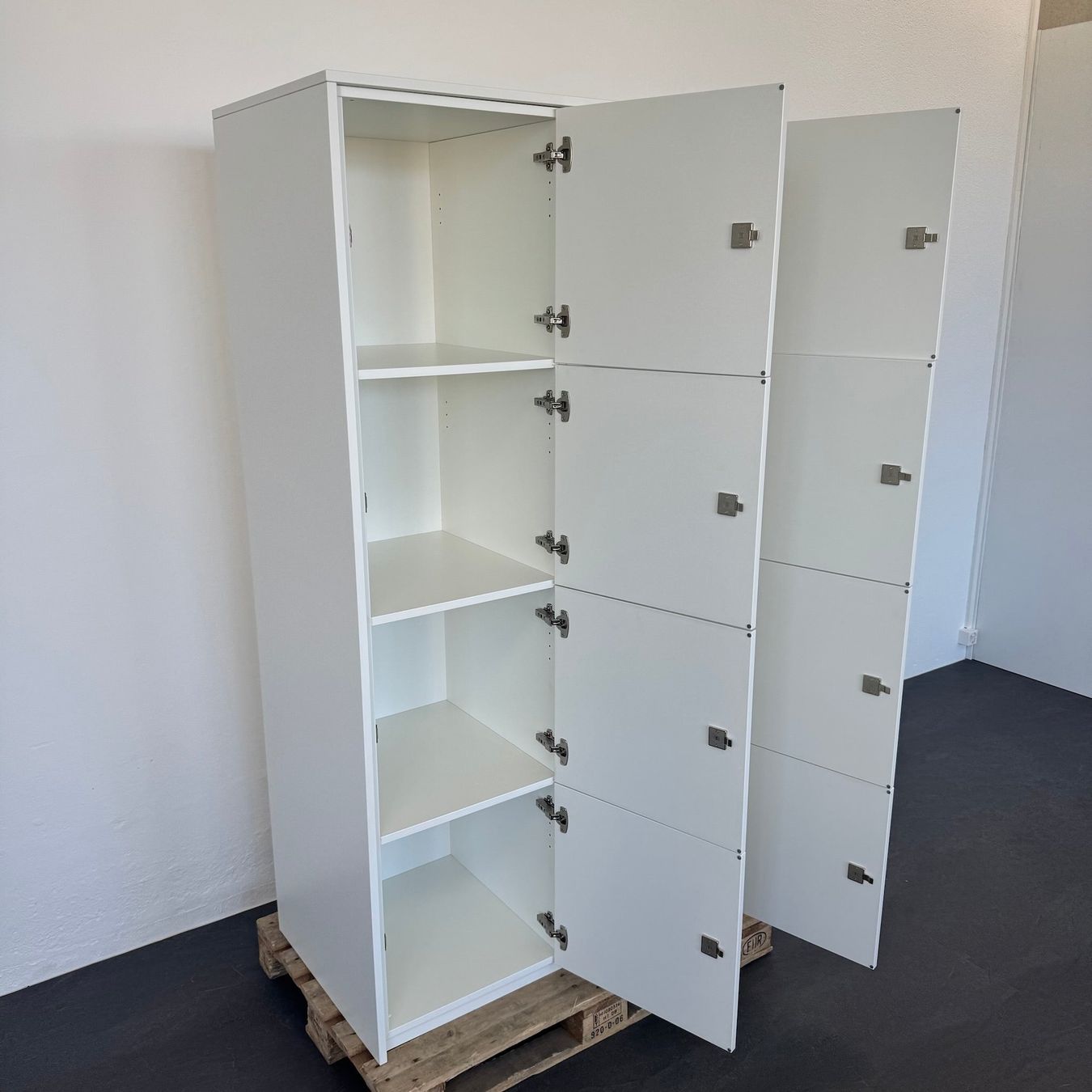 Armadi: Palmberg Prisma 2 Lockerschrank - 8 Abteile – Usato da Schönenwerd venduto da mcofficeshop 6