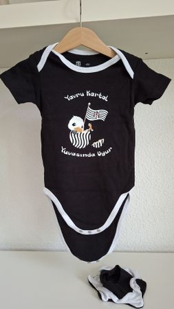 Body und Mütze 
