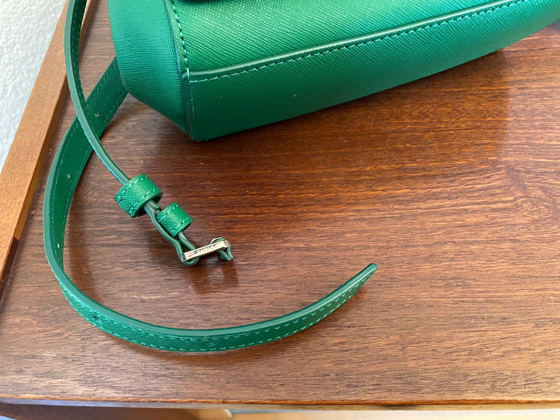 Taschen für Damen: Tasche DNKY Leder NEU – Neu und originalverpackt aus Basel von Gundeli-25 1