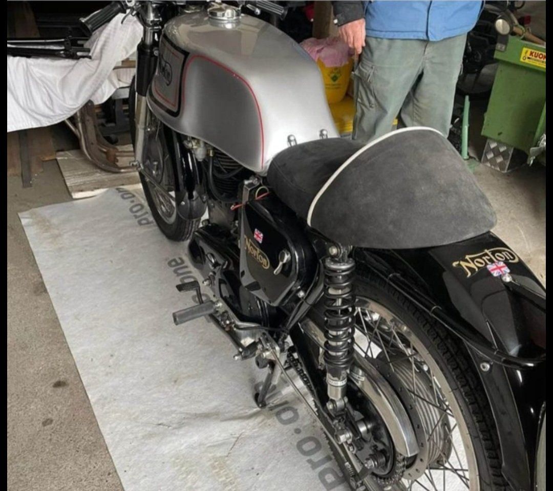Norton Strada: Norton Cafe Racer 1955 – Usato da Birmensdorf venduto da GarageSanapark 1