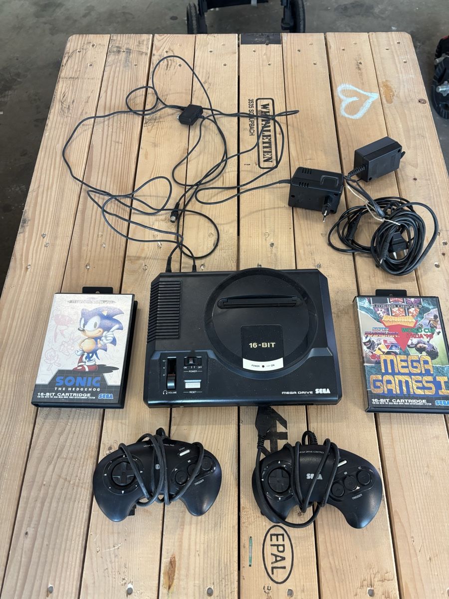 Sega Consoles: Mega drive sega gamecomsole – D'occasion à Bütschwil par sof_p98b