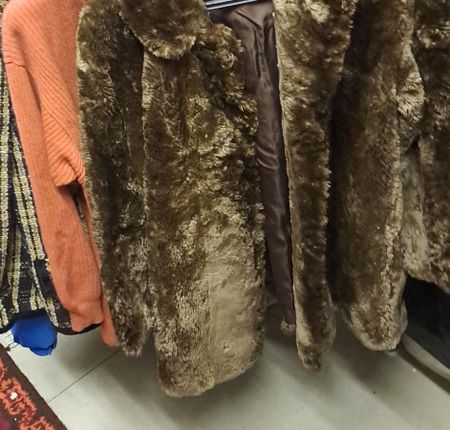 Warme Vintage Jacke aus (Kunst-)Fell, perfekt für Winter!