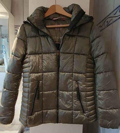 Kurze Steppjacke, Gr. 38 NEU