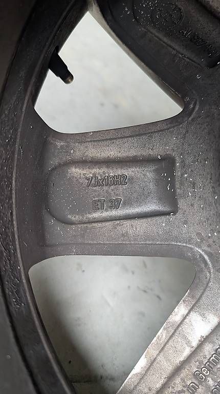 Pneumatici & Ruote complete: Aluminium Felge VW Passat – Usato da Selzach venduto da kvnrcs 2
