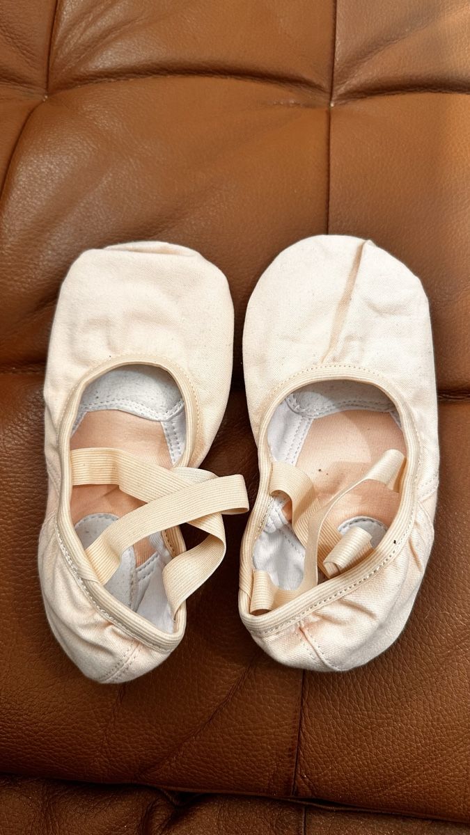 Chaussures filles: Ballettschuhe 35/36 – D'occasion à Matzingen par Steffiiiiiiiiii