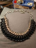 Collier fantaisie noir et beige comme neuf