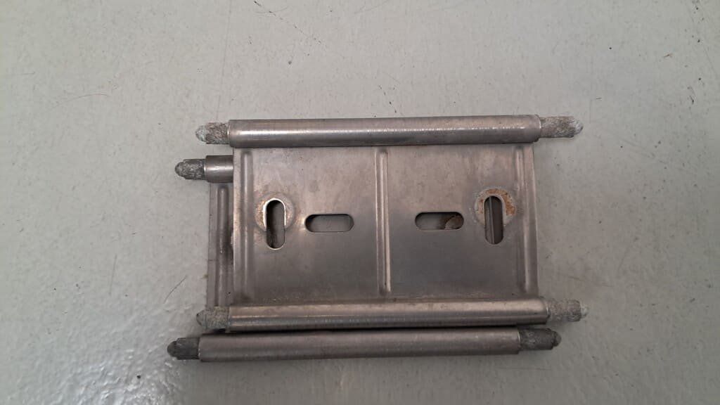 Tutti pezzi di ricambio auto: Wechselnummer-Halter-Set – Usato da Alpnach-Dorf venduto da Hess-Automobile 1