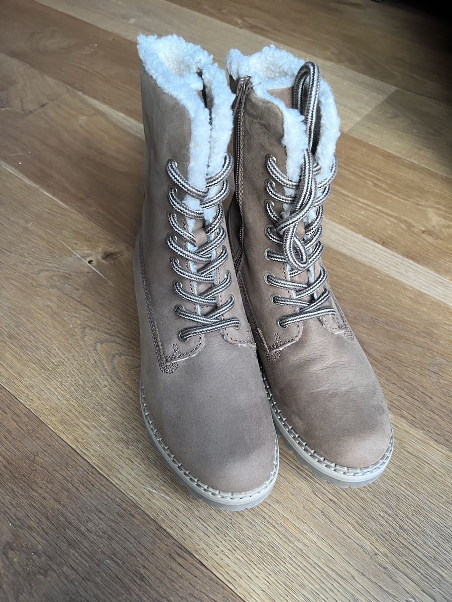 Scarpe da donna: Warme Winterstiefel Gr. 39 mit Fellfutter – Nuovo (secondo la descrizione) da Dürrenäsch venduto da Fonsi_12 1