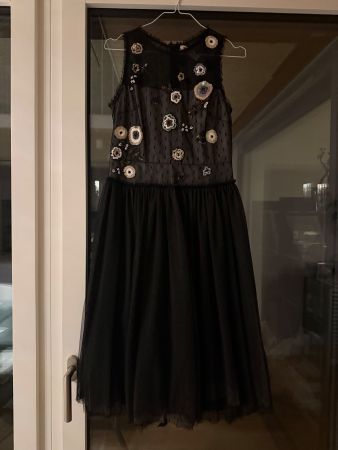 Schönes cocktail kleid