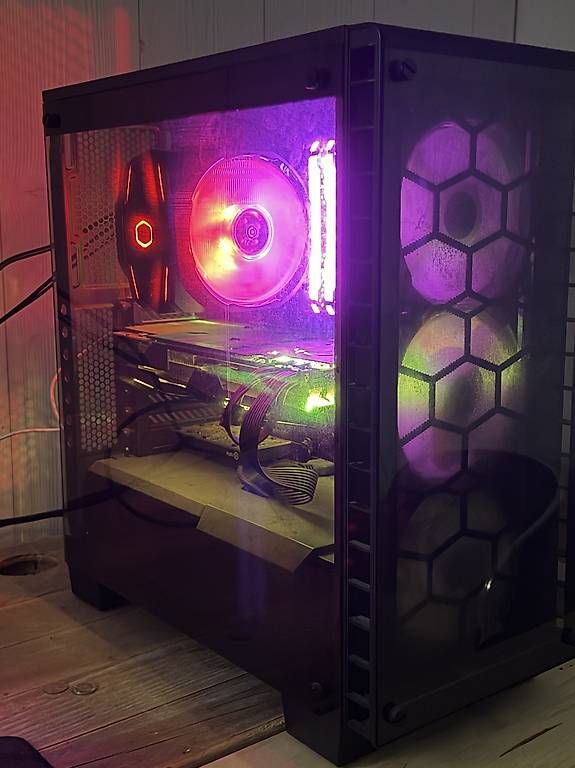 PCs: PC gaming – Gebraucht aus Saxon von celestinmonnet