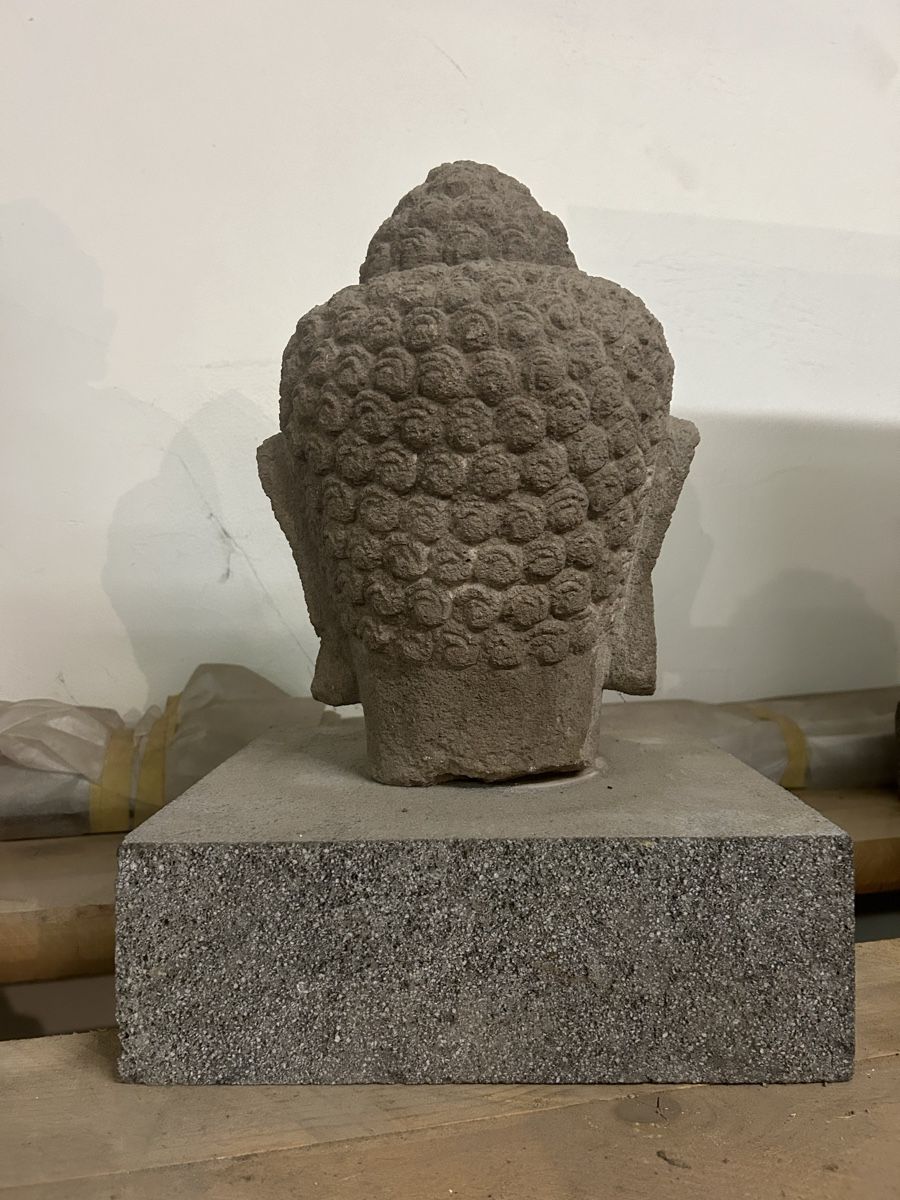 Skulpturen & Statuen: Unikat Buddha Kopf auf Steinsockel – Neu (gemäss Beschreibung) aus Muttenz von -Fabio- 2