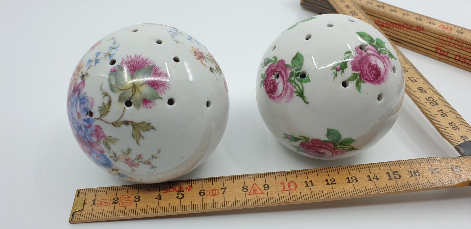 Figurines: 2 Keramik Kugeln, Duftkugeln – D'occasion à Emmen par Brockofsky 4
