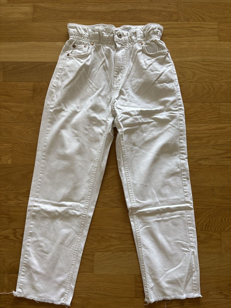 Bershka Jeans: Straight leg Jeans – Gebraucht aus Kaltbrunn von celiabernet