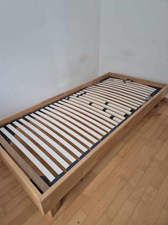 Letti: Bett mit Lattenrost – Usato da Vaduz venduto da red94angel 1