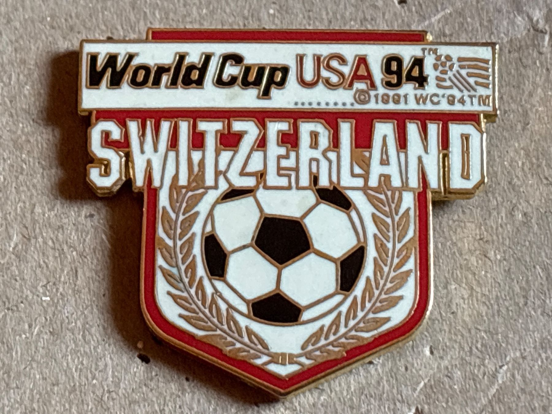 Placchette & Badge: Pin Fussball WM 94 – Usato da Lützelflüh-Goldbach venduto da NicoleL.