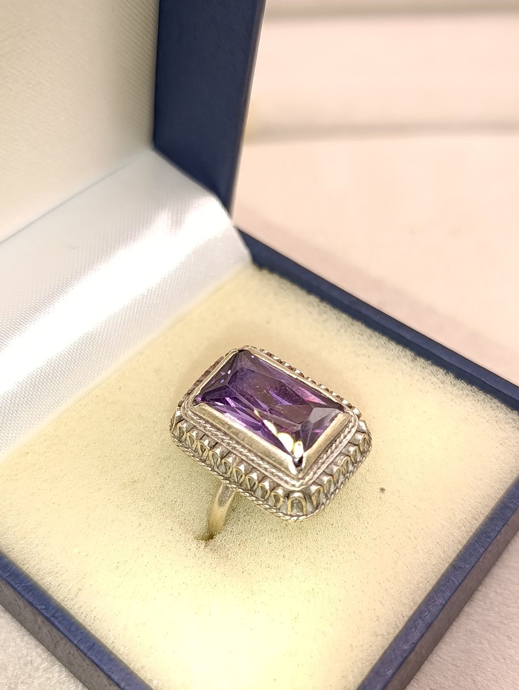 Ringe: Einzigartige 925er Silber Ring mit Amethyst 80er Top – Gebraucht aus Steffisburg von 1.Schmuckschatulle