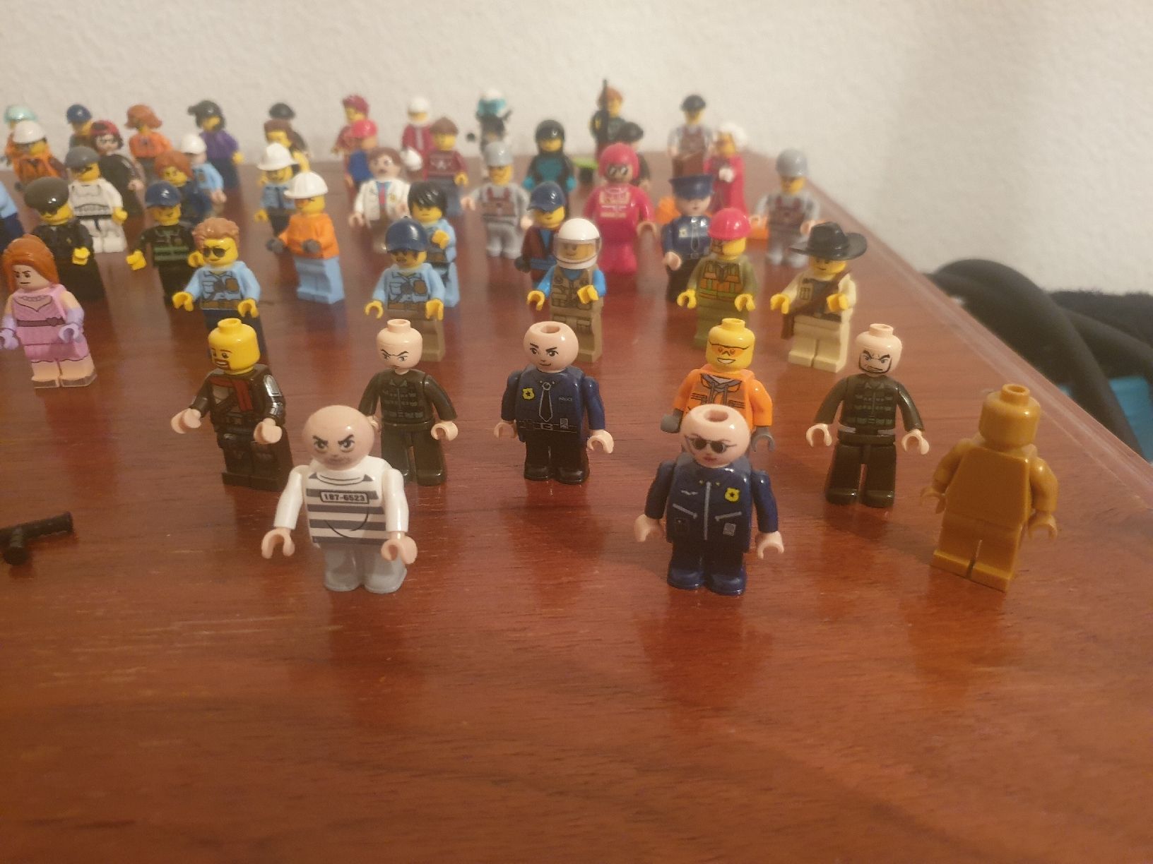 Lego Giocattoli: LEGO figurines – Usato da Fribourg venduto da mal_8zjh 8