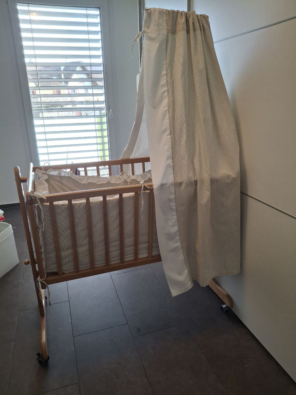 Letti: Schöne gute Baby Wiege Bett – Usato da Lütisburg venduto da ALSImmobau 3