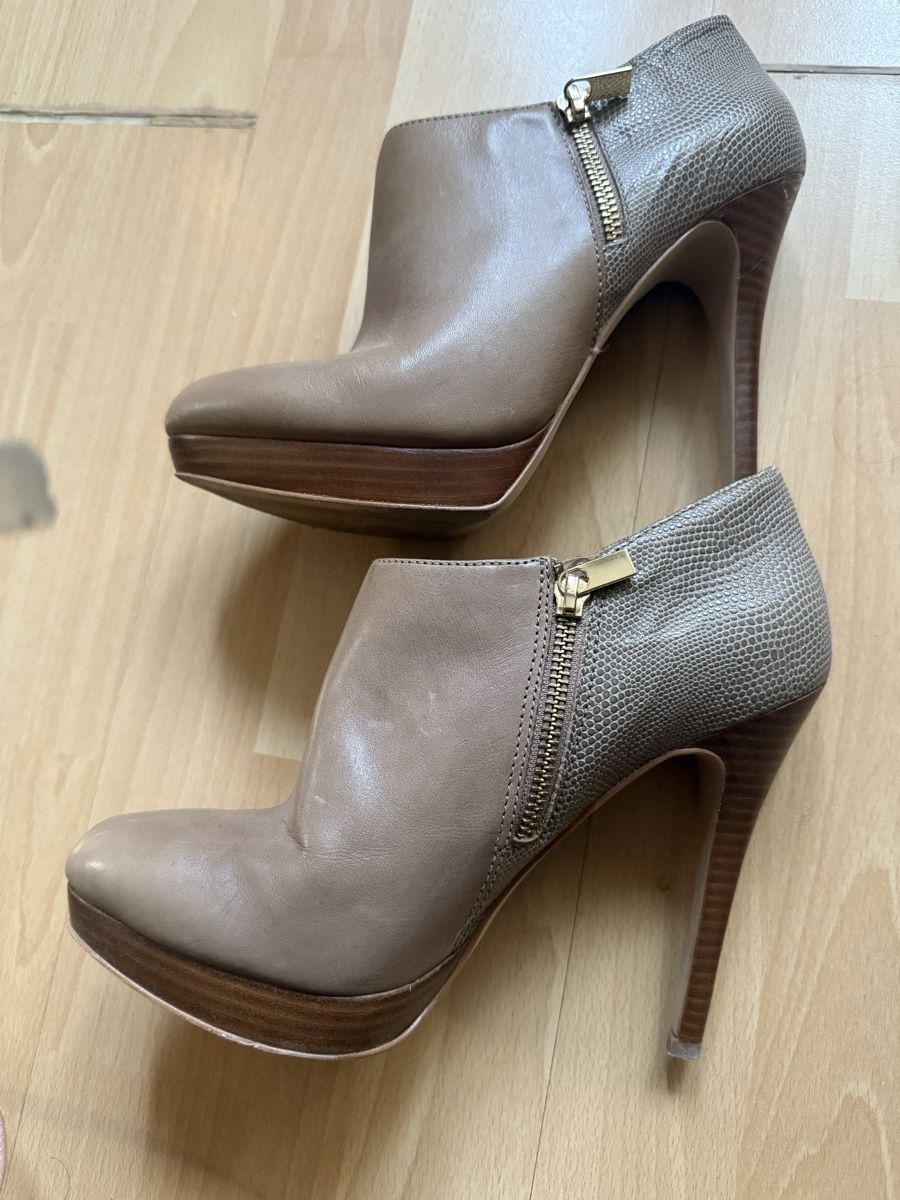 Michael Kors Scarpe da donna: Michael Kors Stiefeletten Leder beige Grösse 37 – Usato da Zürich venduto da Supron01 1