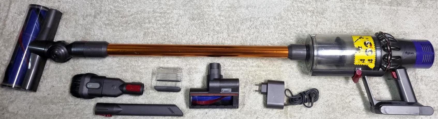 Dyson Aspirapolveri & Accessori: Dyson V10 Staubsauger / aspirateur – Usato da Collonges venduto da arashee