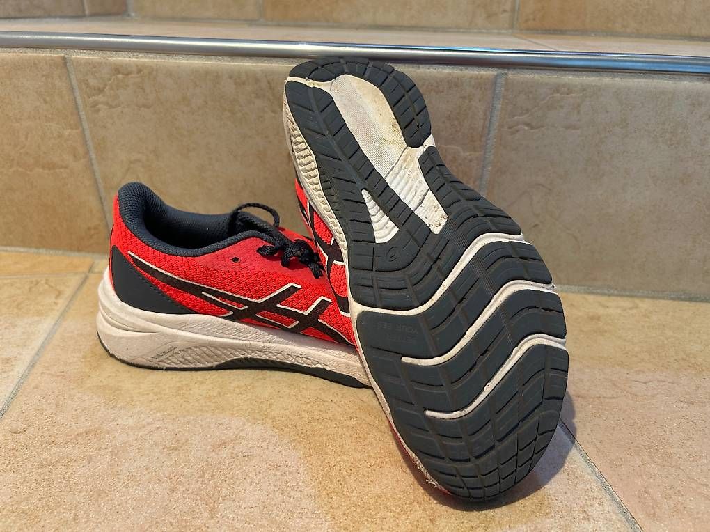 Scarpe per ragazzi: ASICS Aussenturnschuh Gr. 38 – Usato da Schmerikon venduto da sab_6ppz 3