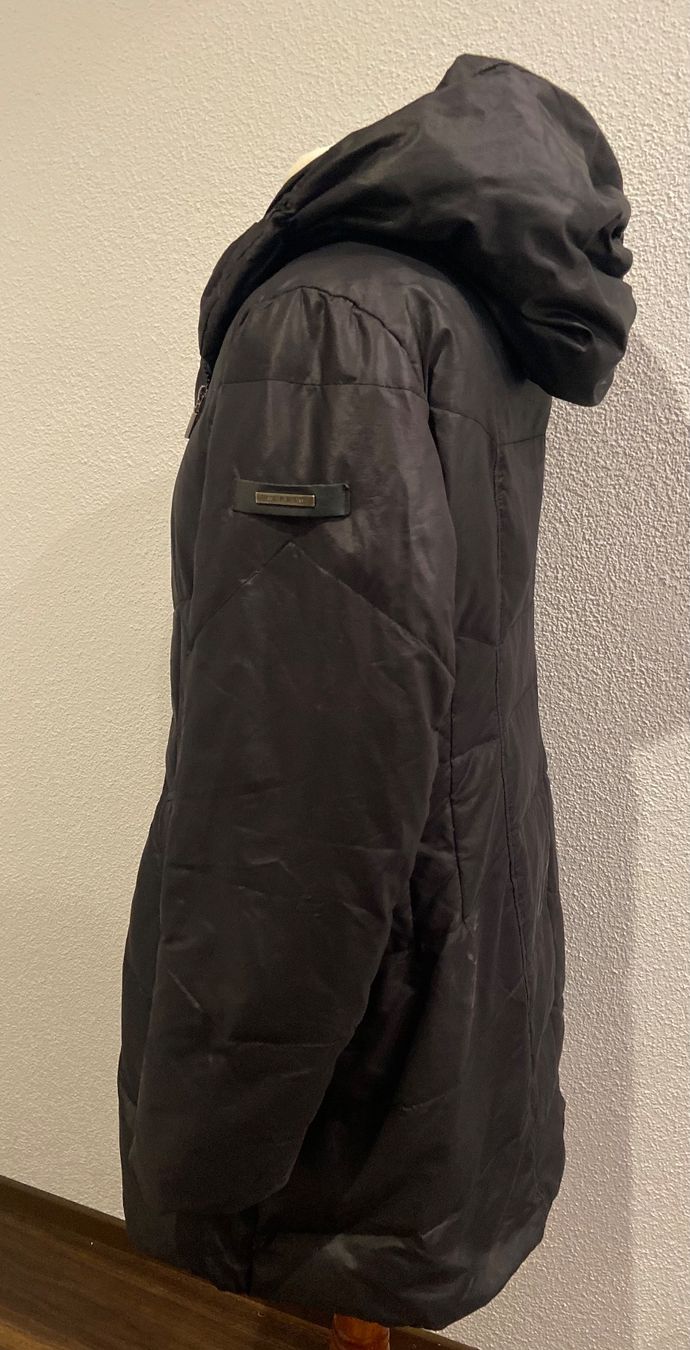 Esprit Giacche: Schwarze Esprit Winterjacke Grösse 42 – Usato da Ermatingen venduto da Speiki2 4
