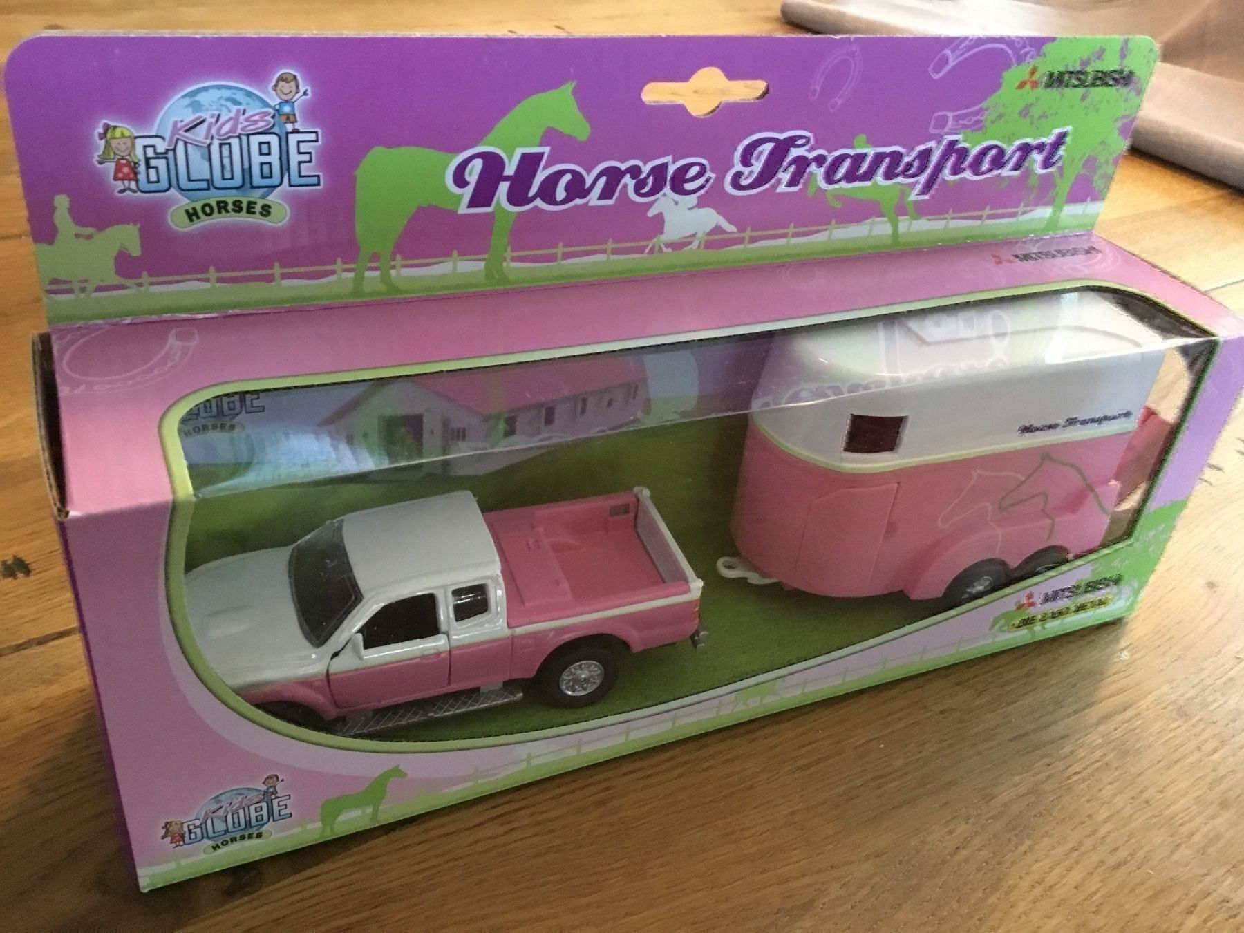 Mitsubishi Modellautos: Pferdetransport mit Mitsubishi Pickup – Neu und originalverpackt aus Erlenbach im Simmental von Model_box 7