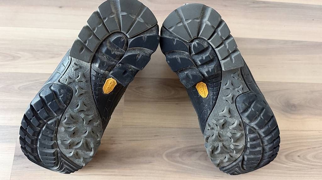 Trevolution Scarpe da uomo: Wanderschuhe mit Vibram Sohle Gr 41 – Usato da Rubigen venduto da dreamgirl 2