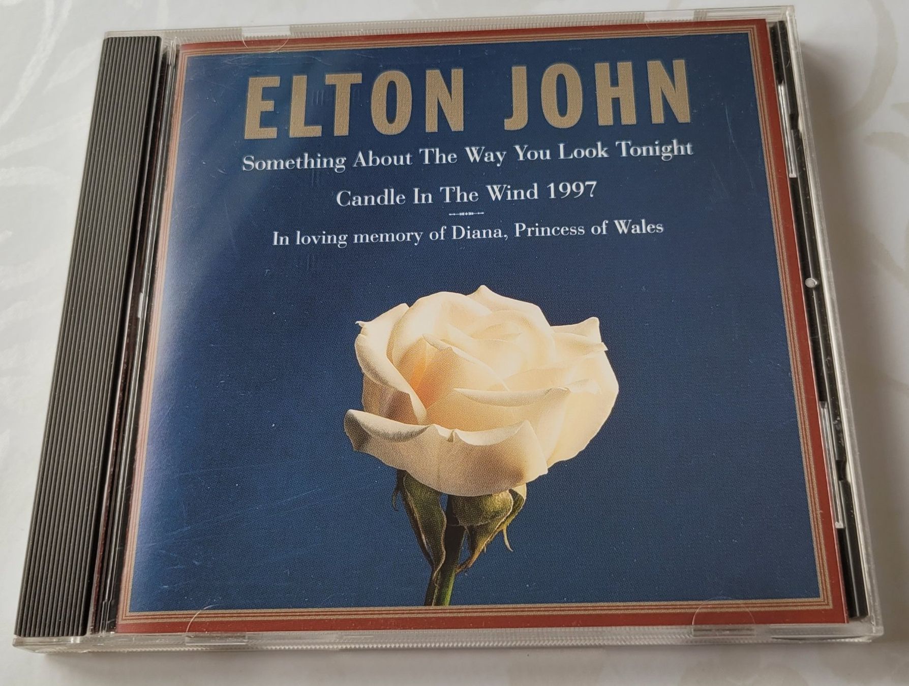 CDs: CD Elton John - Candle in the wind 1997/ Something about... – Gebraucht aus Zürich von fourpaws