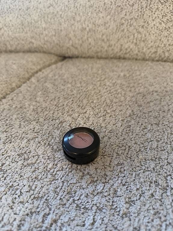 Mac Cosmetics Make-up: Mac Eyshadow / Lidschatten Girlie – Nuovo (secondo la descrizione) da Dietikon venduto da Prelovedpearls 1