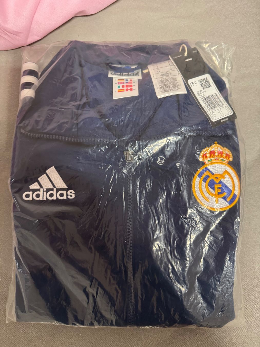 Real Madrid Vestes: Real Madrid Trainingsjacke 99/00 – Neuf avec emballage d'origine à Flamatt par Gamer1991