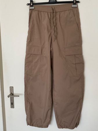 UNIQLO leichte Ballon Hose Cargohose Gr S Braun Neuwertig
