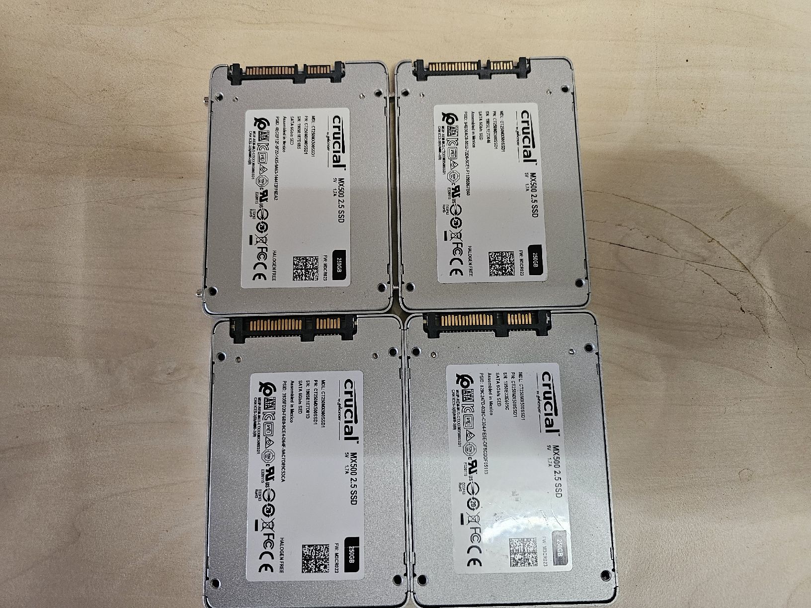 Dischi rigidi: 4 Festplatten a 250 Gb – Usato da Burgdorf venduto da weggu.666