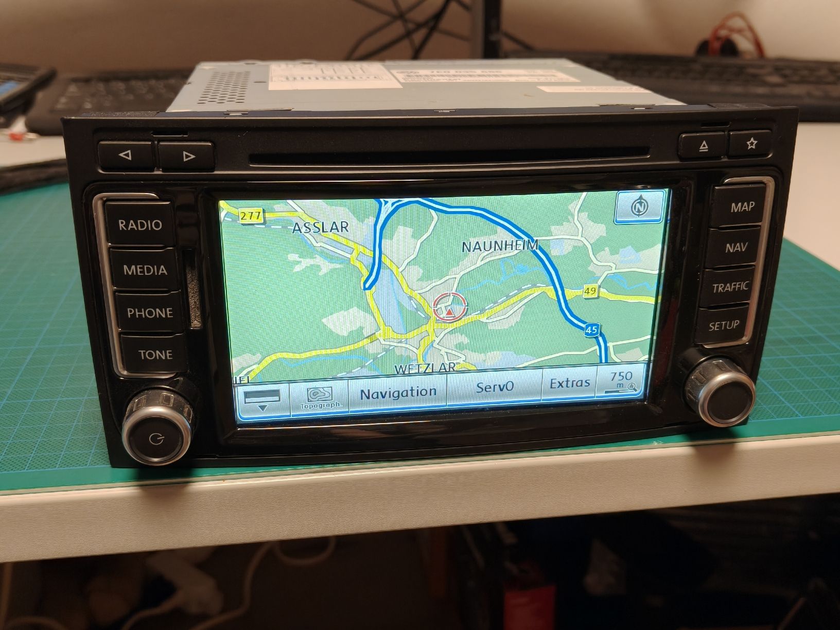 Navigationsgeräte: VW Navigationsgerät RNS510 7E0 035 686 – Gebraucht aus Niederuzwil von Byte0Bit1 3