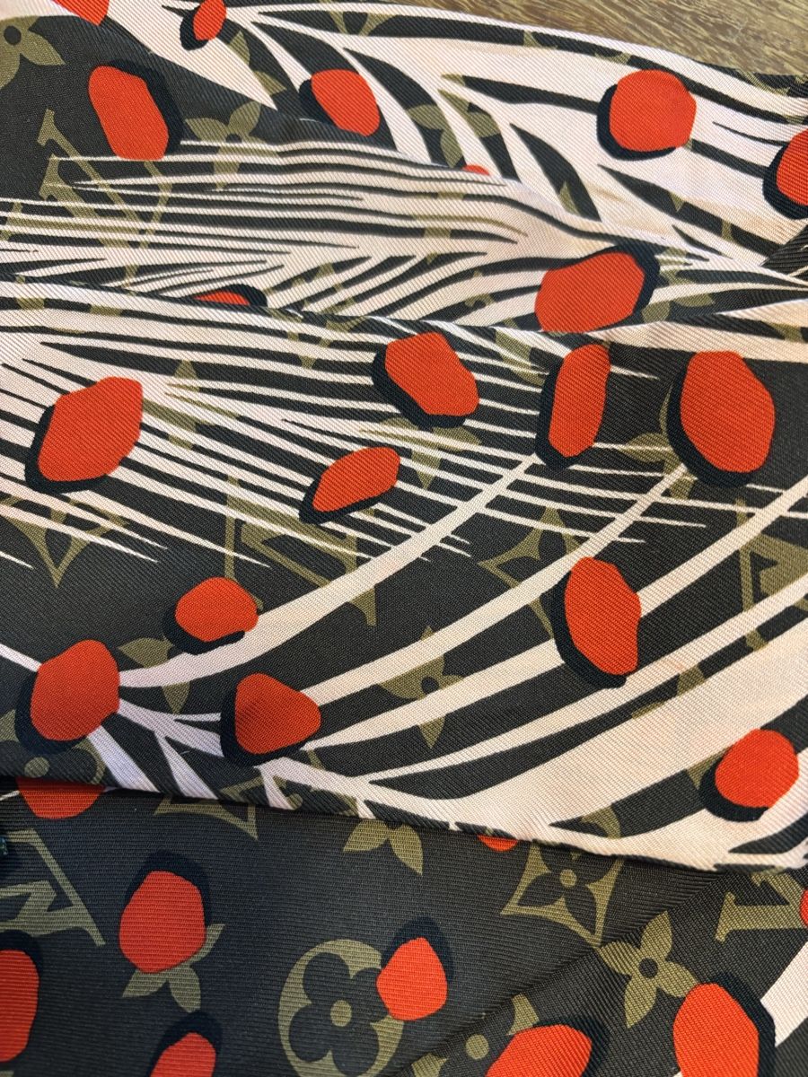 Louis Vuitton Foulard & Sciarpe: Louis Vuitton Seidentuch Jungle Dots, selten – Usato da St. Gallen venduto da heartbug 3