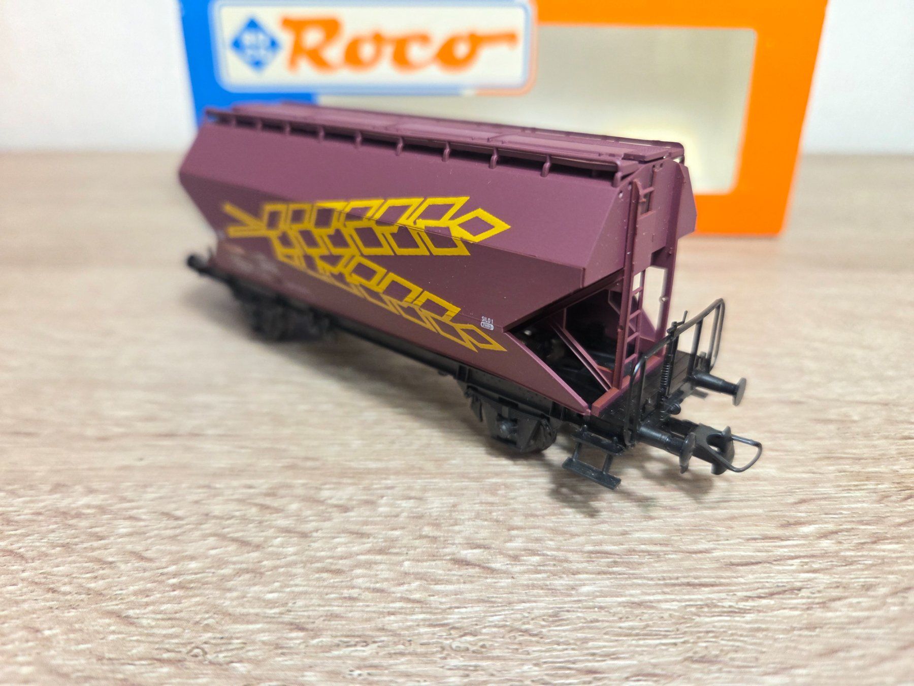Roco Modellini di ferrovie: Roco 291025 Silowagen SBB H0 – Nuovo e nell'imballaggio originale da St-Aubin-Sauges venduto da Lo_Go 3